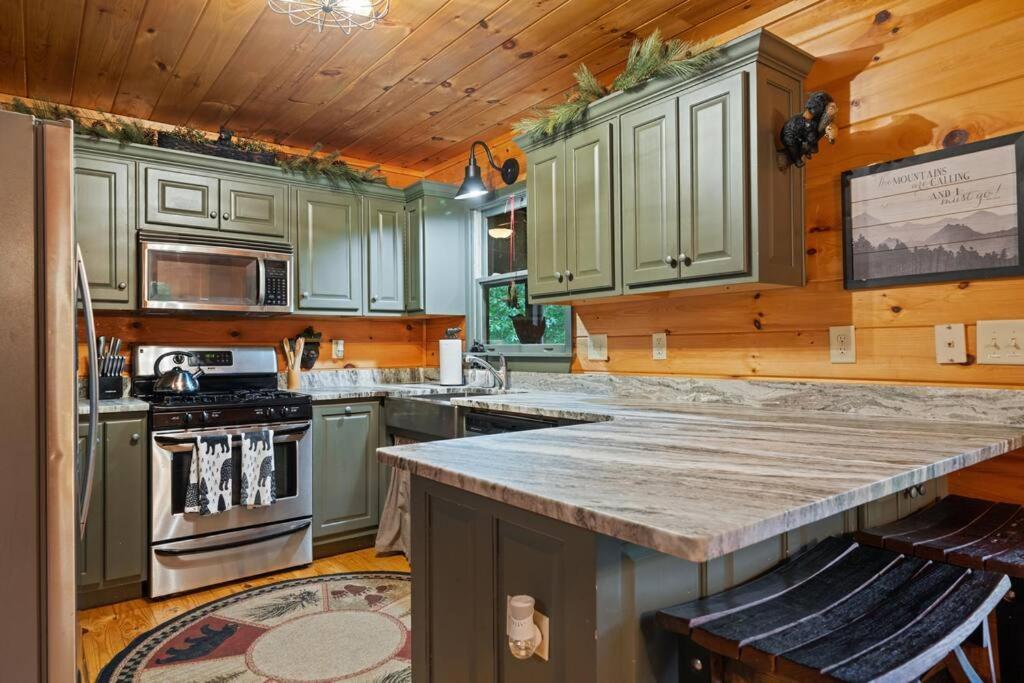 Lakeside Retreat Hot Tub Fishing Hiking Ellijay Εξωτερικό φωτογραφία
